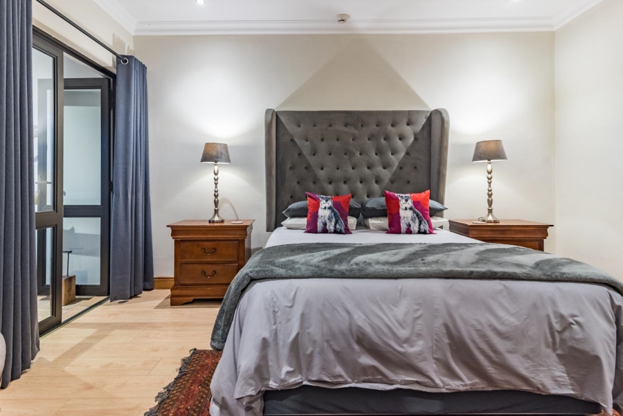 5 Bedroom Property for Sale in Featherbrooke Estate Gauteng