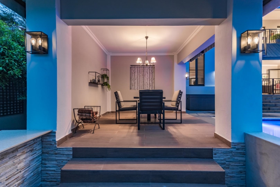 5 Bedroom Property for Sale in Featherbrooke Estate Gauteng