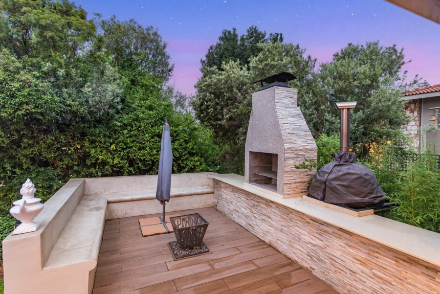 5 Bedroom Property for Sale in Featherbrooke Estate Gauteng