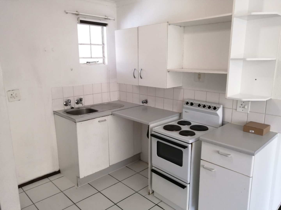 To Let 2 Bedroom Property for Rent in Groenkloof Gauteng