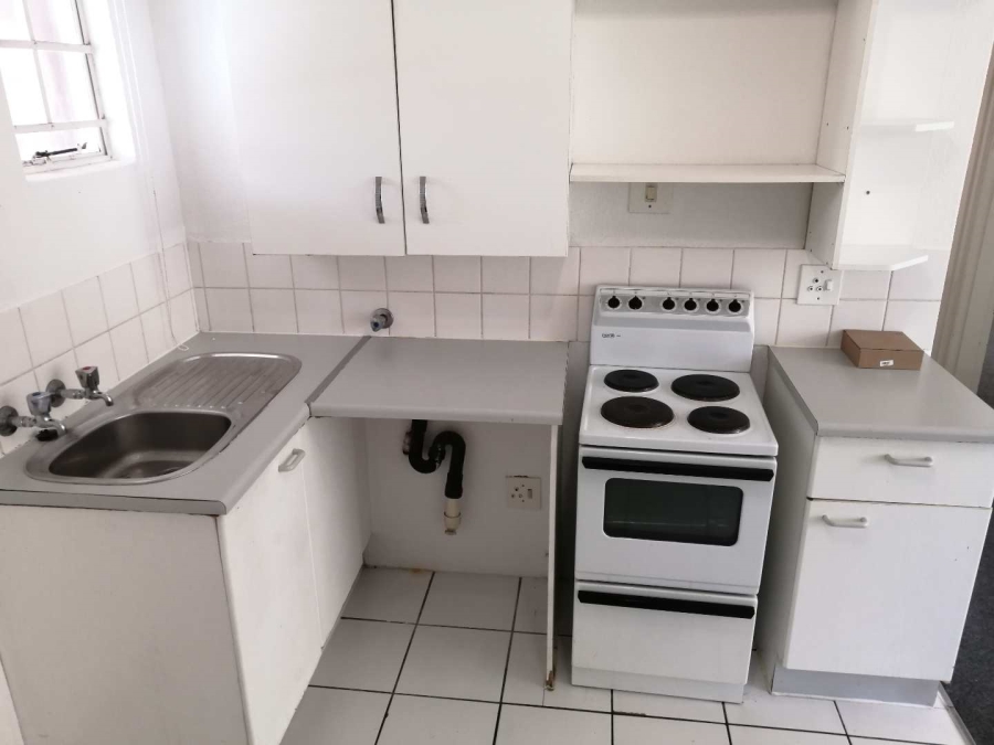 To Let 2 Bedroom Property for Rent in Groenkloof Gauteng