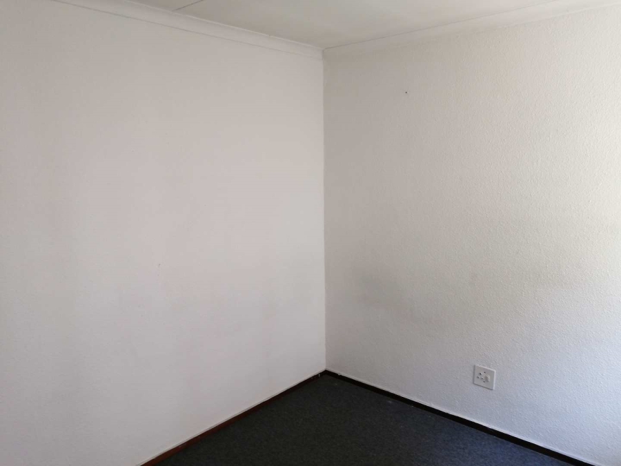 To Let 2 Bedroom Property for Rent in Groenkloof Gauteng