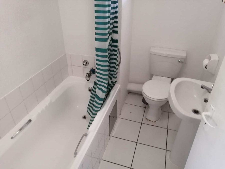 To Let 2 Bedroom Property for Rent in Groenkloof Gauteng