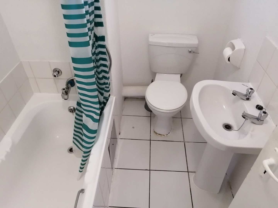 To Let 2 Bedroom Property for Rent in Groenkloof Gauteng