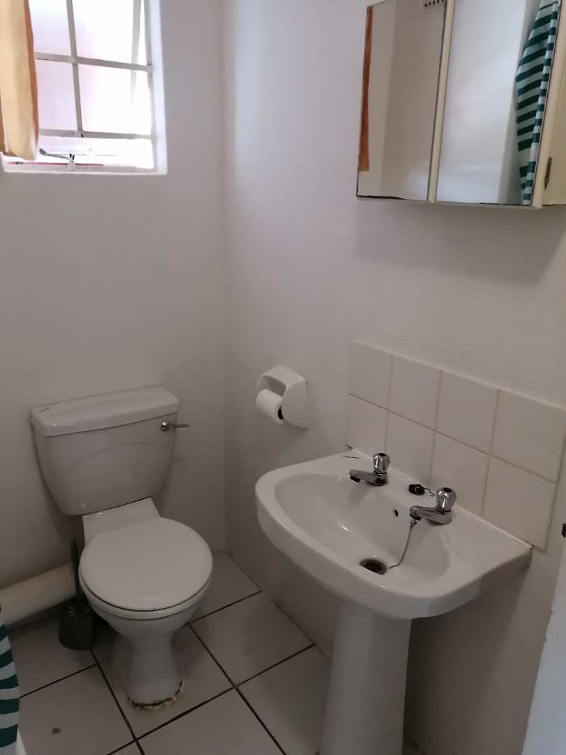 To Let 2 Bedroom Property for Rent in Groenkloof Gauteng