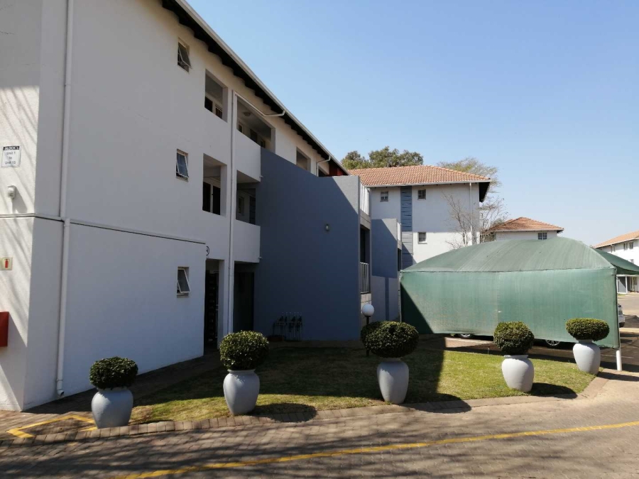 To Let 2 Bedroom Property for Rent in Groenkloof Gauteng