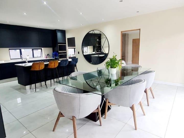 5 Bedroom Property for Sale in Glen Marais Gauteng