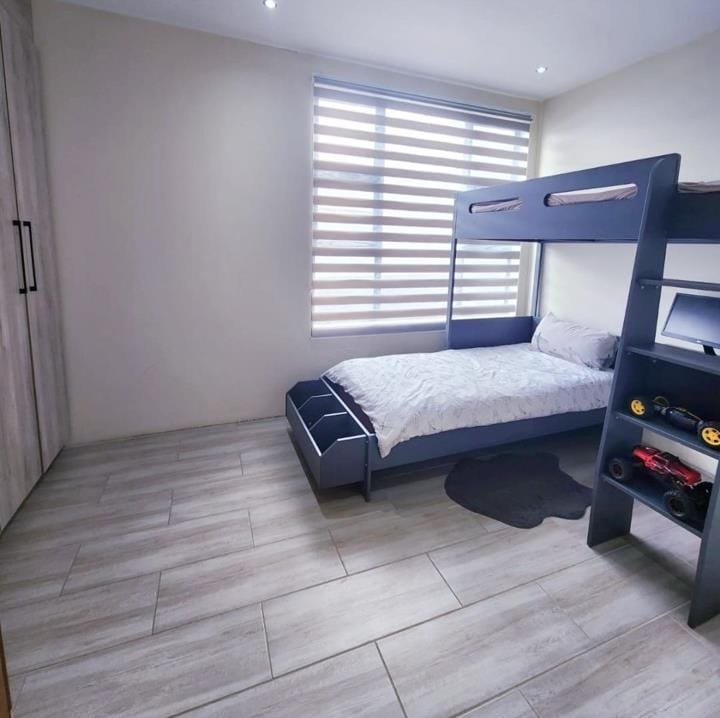 5 Bedroom Property for Sale in Glen Marais Gauteng