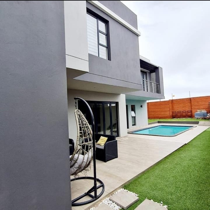 5 Bedroom Property for Sale in Glen Marais Gauteng
