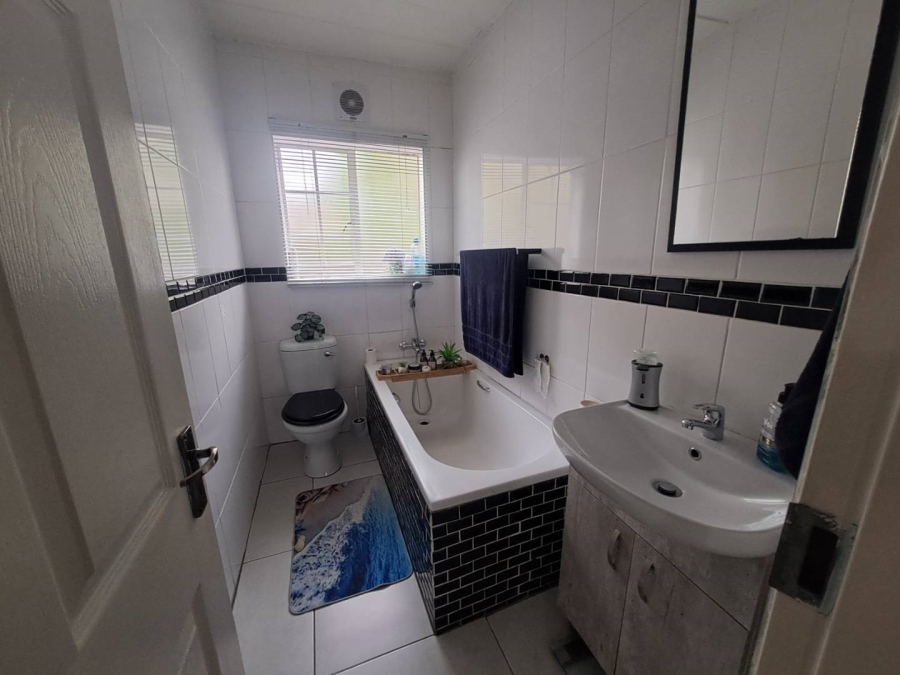 2 Bedroom Property for Sale in Highveld Gauteng