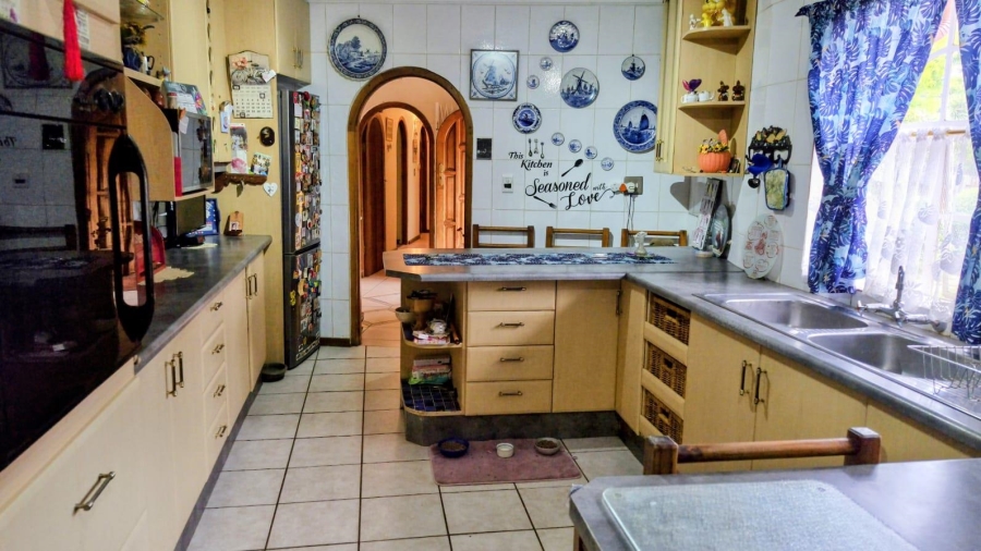 4 Bedroom Property for Sale in Bonaero Park Gauteng