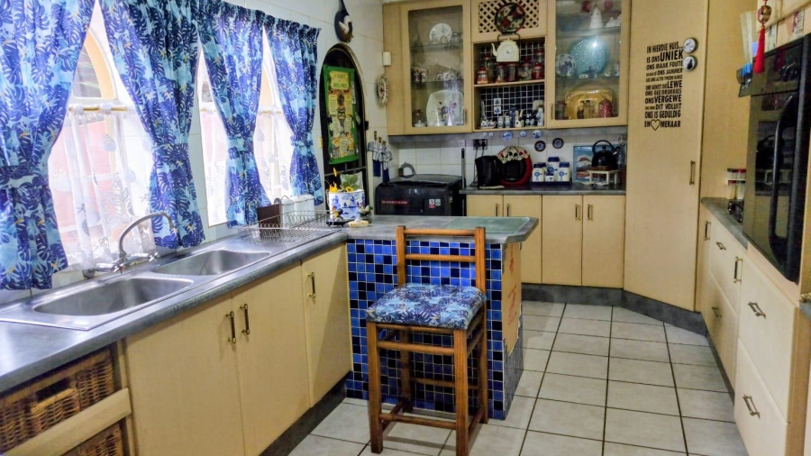 4 Bedroom Property for Sale in Bonaero Park Gauteng