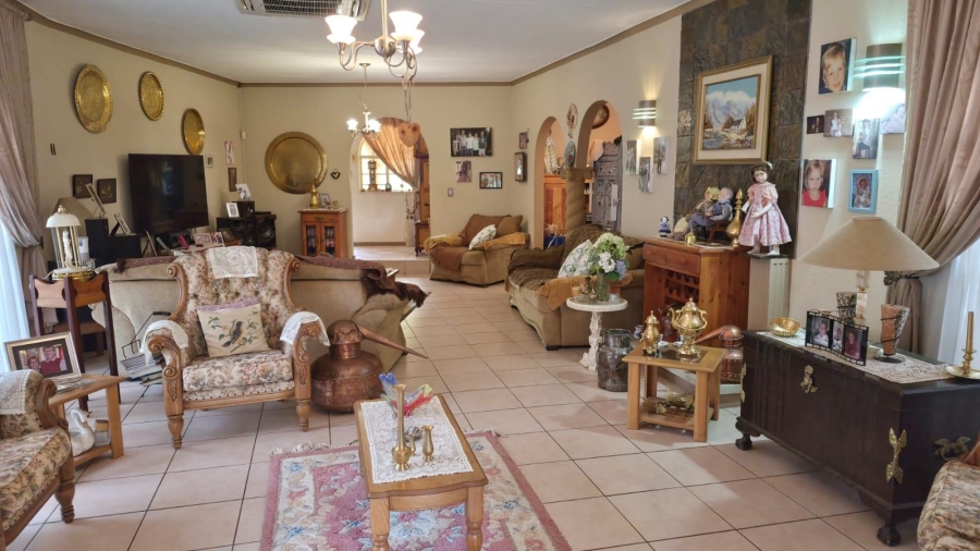 4 Bedroom Property for Sale in Bonaero Park Gauteng