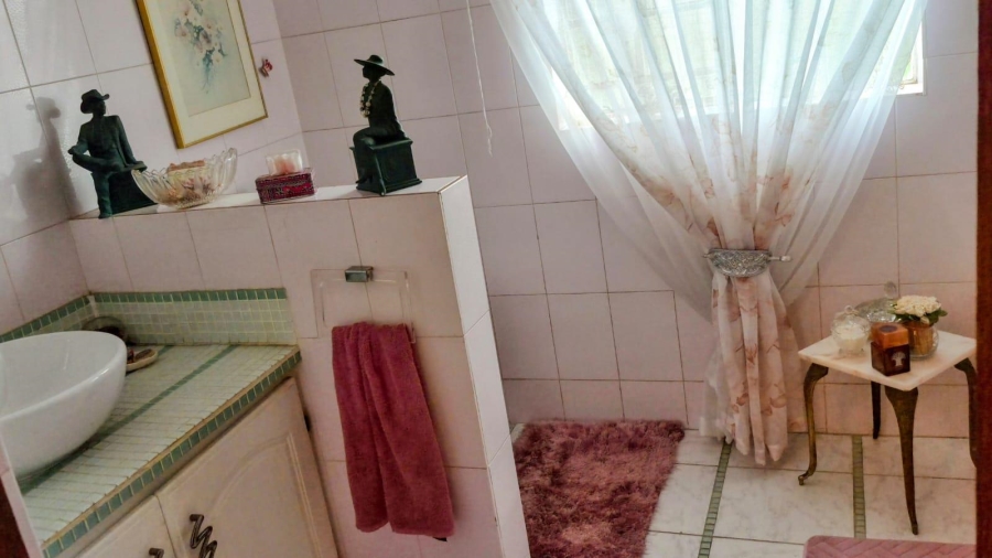 4 Bedroom Property for Sale in Bonaero Park Gauteng