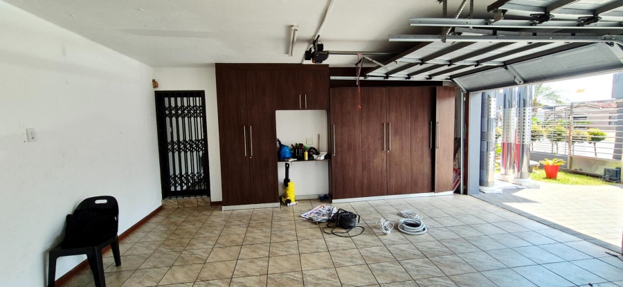 7 Bedroom Property for Sale in Lenasia Ext 3 Gauteng