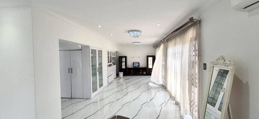 7 Bedroom Property for Sale in Lenasia Ext 3 Gauteng