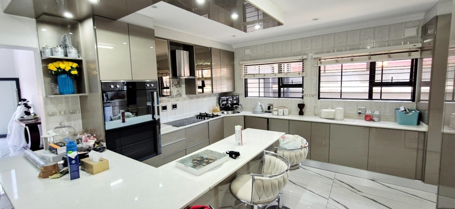 7 Bedroom Property for Sale in Lenasia Ext 3 Gauteng