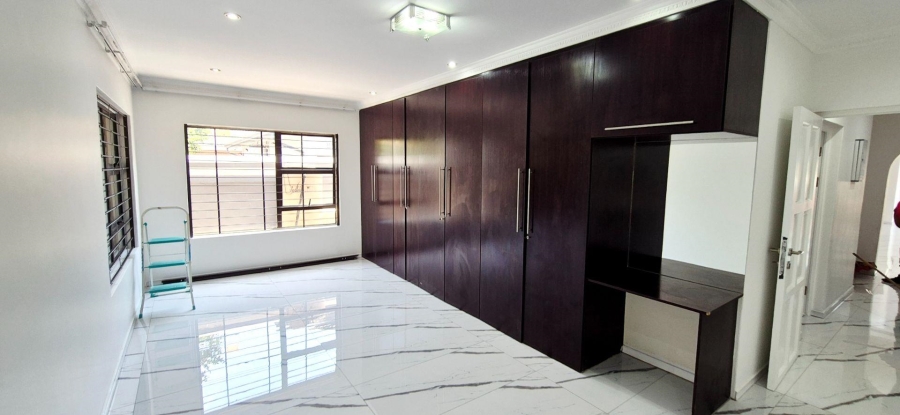 7 Bedroom Property for Sale in Lenasia Ext 3 Gauteng