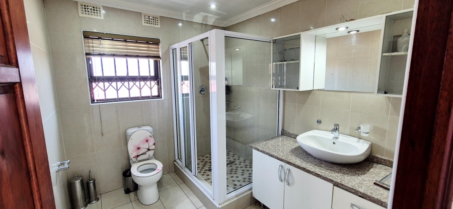 7 Bedroom Property for Sale in Lenasia Ext 3 Gauteng