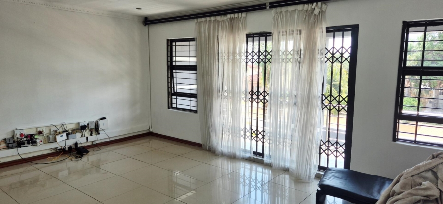 7 Bedroom Property for Sale in Lenasia Ext 3 Gauteng