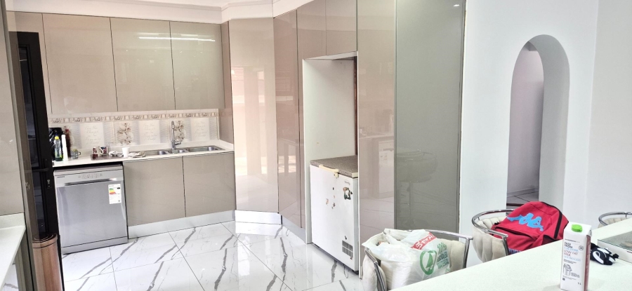 7 Bedroom Property for Sale in Lenasia Ext 3 Gauteng