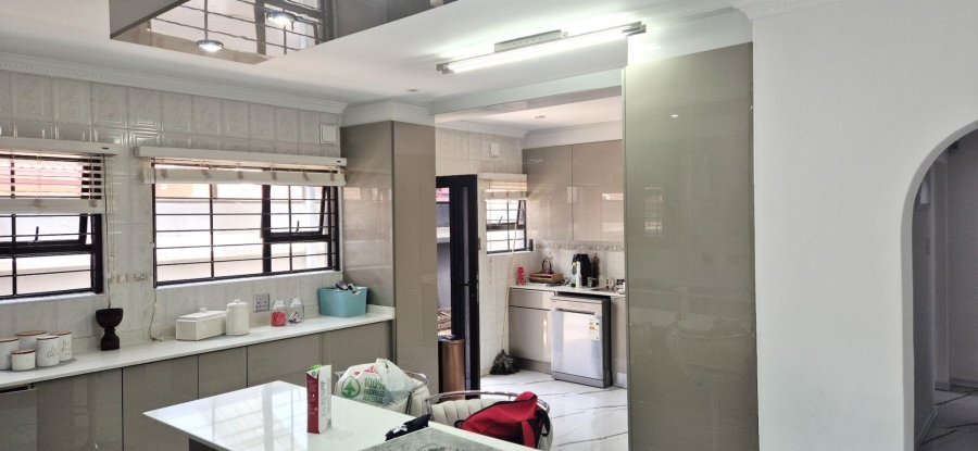 7 Bedroom Property for Sale in Lenasia Ext 3 Gauteng