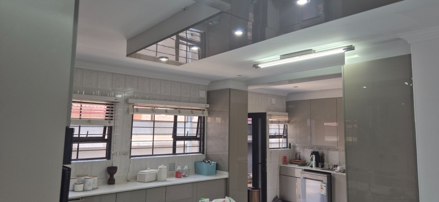 7 Bedroom Property for Sale in Lenasia Ext 3 Gauteng