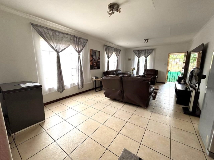 3 Bedroom Property for Sale in Roseacres Gauteng