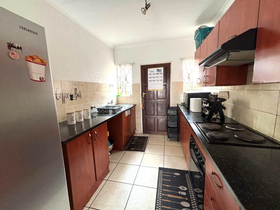 3 Bedroom Property for Sale in Roseacres Gauteng