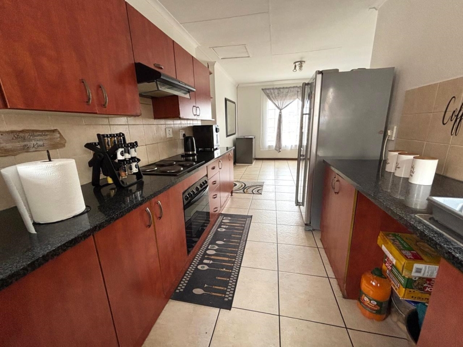 3 Bedroom Property for Sale in Roseacres Gauteng