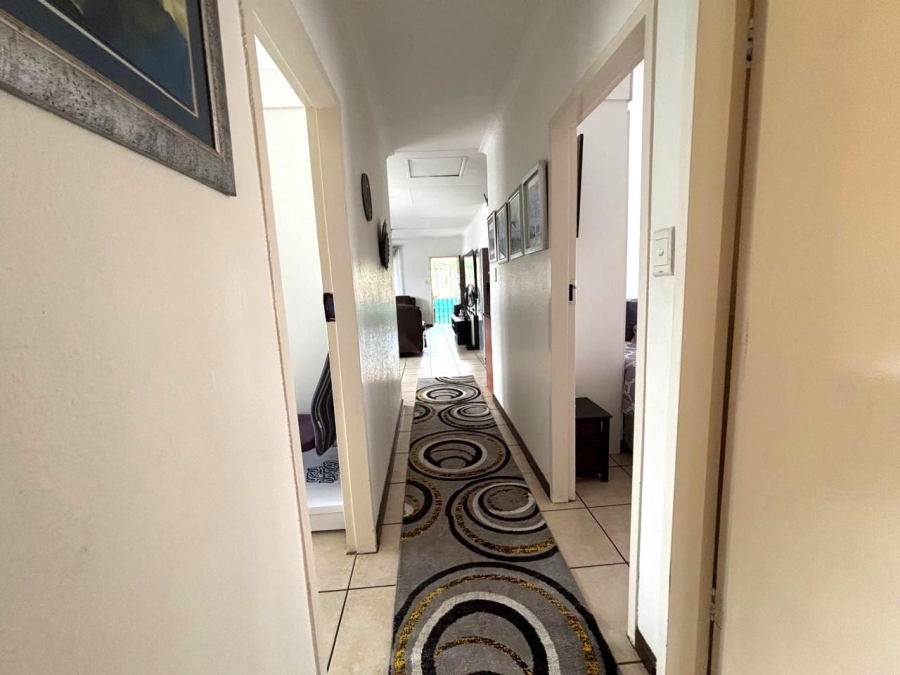 3 Bedroom Property for Sale in Roseacres Gauteng