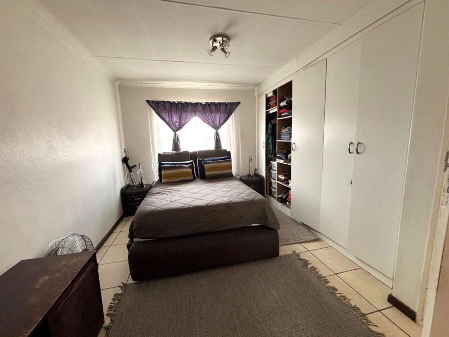 3 Bedroom Property for Sale in Roseacres Gauteng