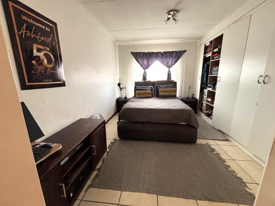 3 Bedroom Property for Sale in Roseacres Gauteng