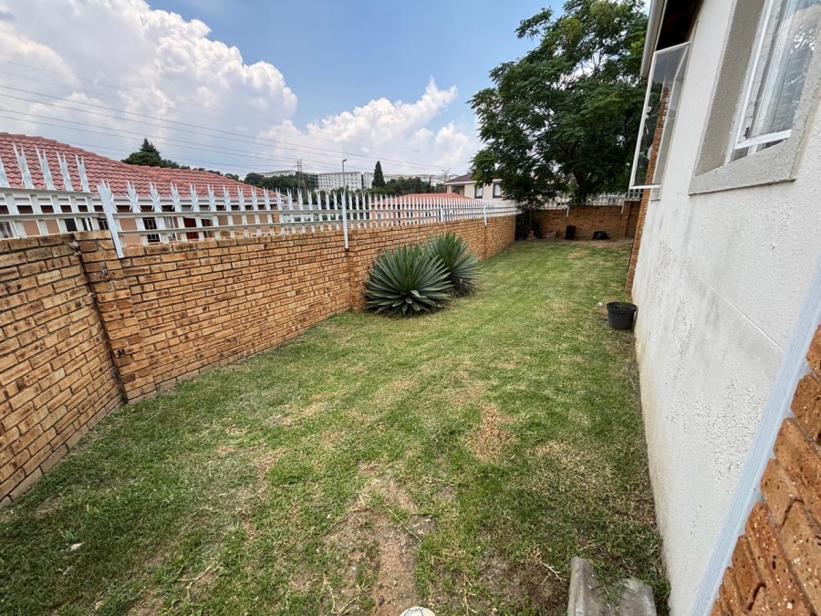 3 Bedroom Property for Sale in Roseacres Gauteng
