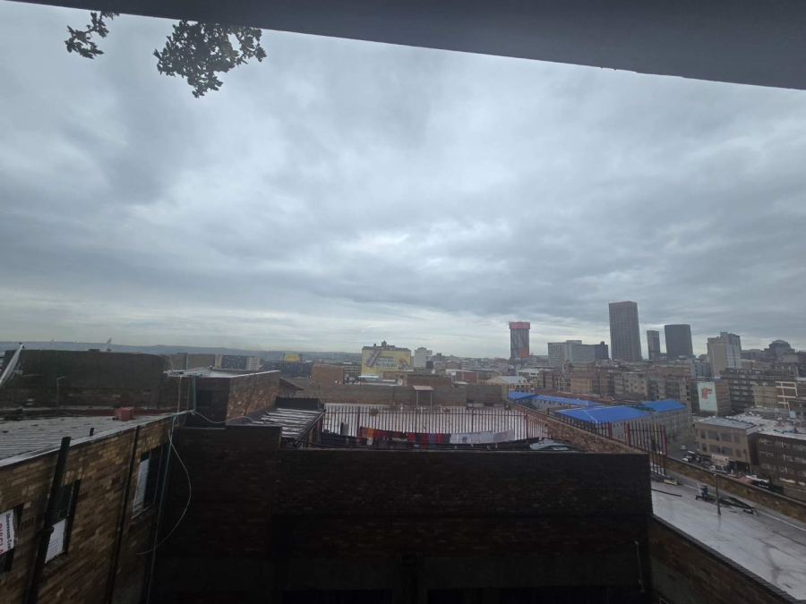 1 Bedroom Property for Sale in New Doornfontein Gauteng