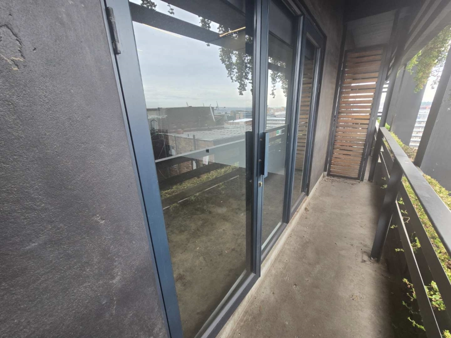 1 Bedroom Property for Sale in New Doornfontein Gauteng