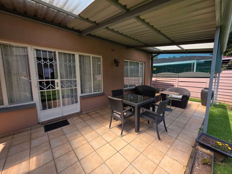 3 Bedroom Property for Sale in Farrarmere Gauteng