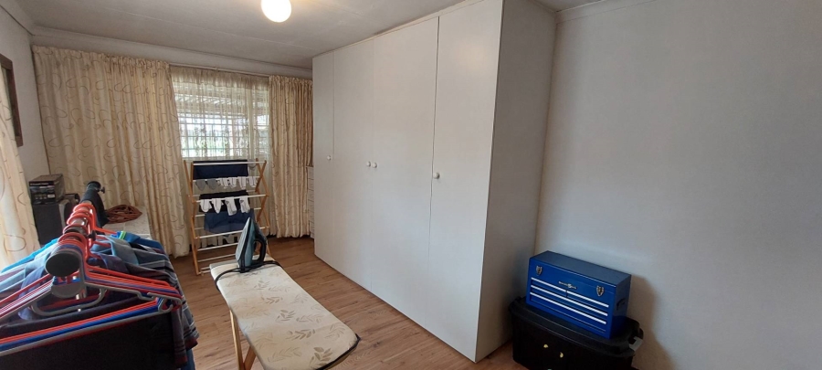 3 Bedroom Property for Sale in Roseacres Gauteng