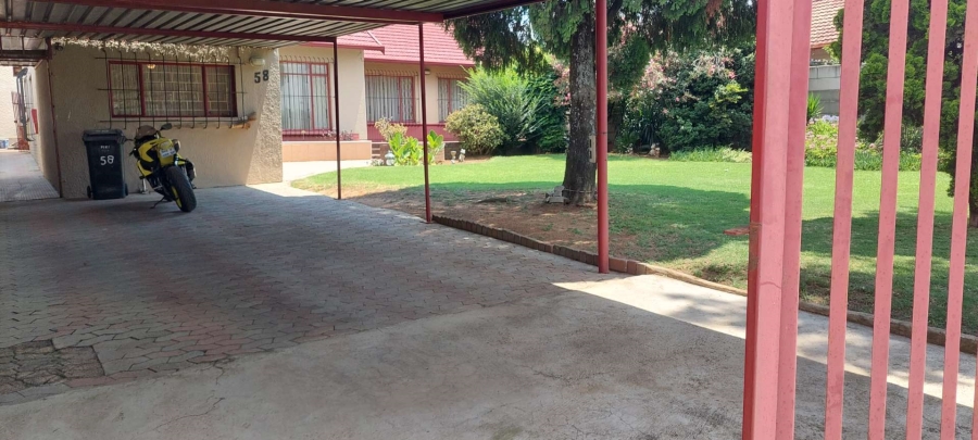 3 Bedroom Property for Sale in Roseacres Gauteng