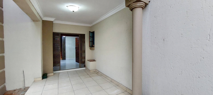 5 Bedroom Property for Sale in Verwoerdpark Gauteng