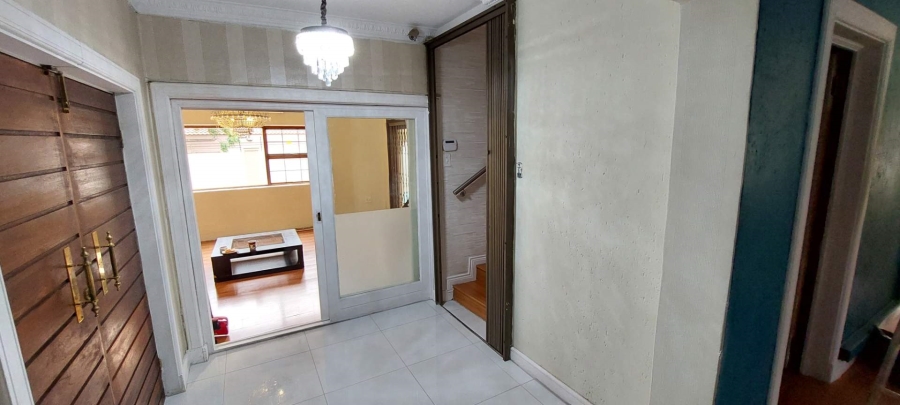 5 Bedroom Property for Sale in Verwoerdpark Gauteng