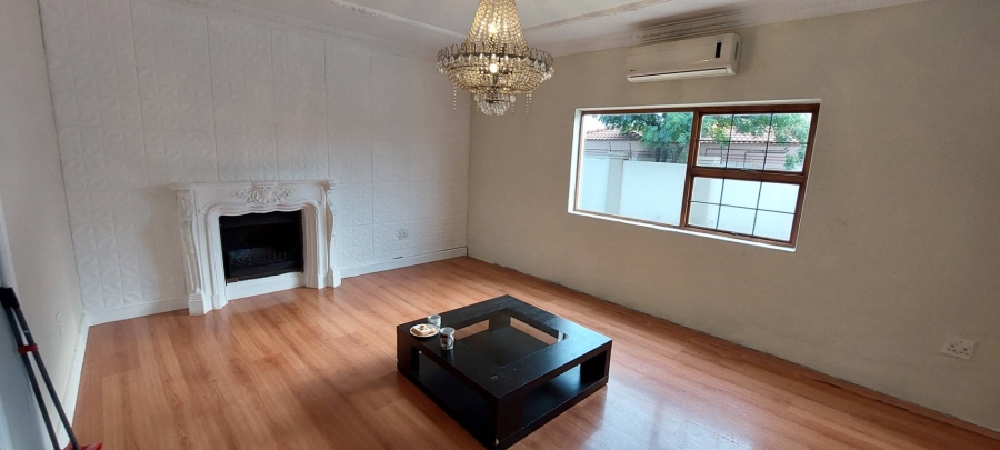 5 Bedroom Property for Sale in Verwoerdpark Gauteng