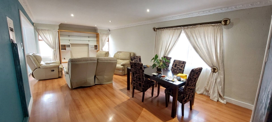 5 Bedroom Property for Sale in Verwoerdpark Gauteng