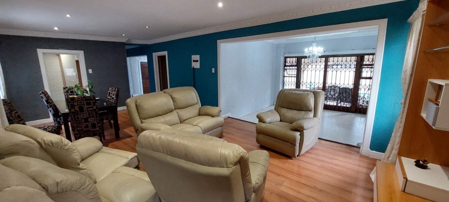 5 Bedroom Property for Sale in Verwoerdpark Gauteng