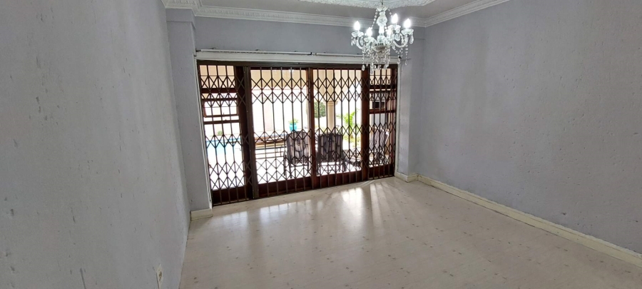 5 Bedroom Property for Sale in Verwoerdpark Gauteng