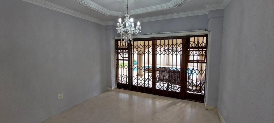 5 Bedroom Property for Sale in Verwoerdpark Gauteng