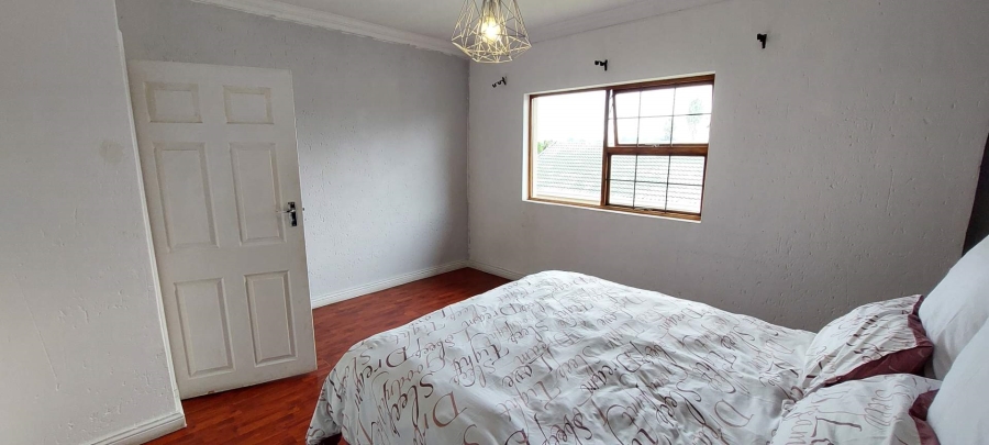 5 Bedroom Property for Sale in Verwoerdpark Gauteng