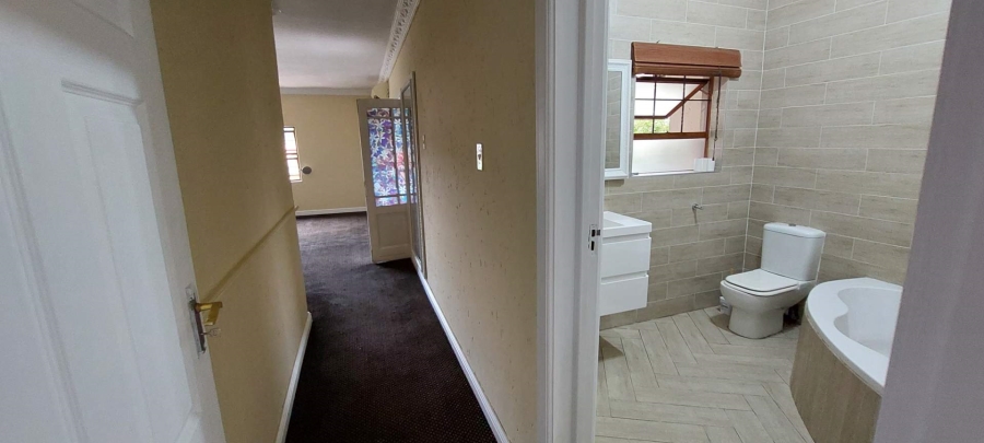 5 Bedroom Property for Sale in Verwoerdpark Gauteng