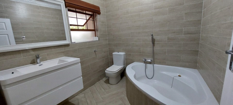 5 Bedroom Property for Sale in Verwoerdpark Gauteng