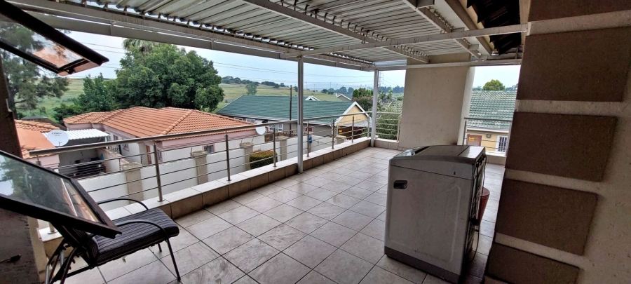 5 Bedroom Property for Sale in Verwoerdpark Gauteng